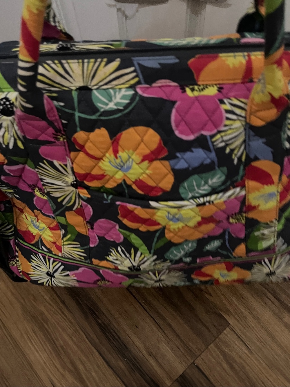 Vera Bradley Jazzy Blooms Grand Cargo Bag Retired pattern. - Picture 3 of 6